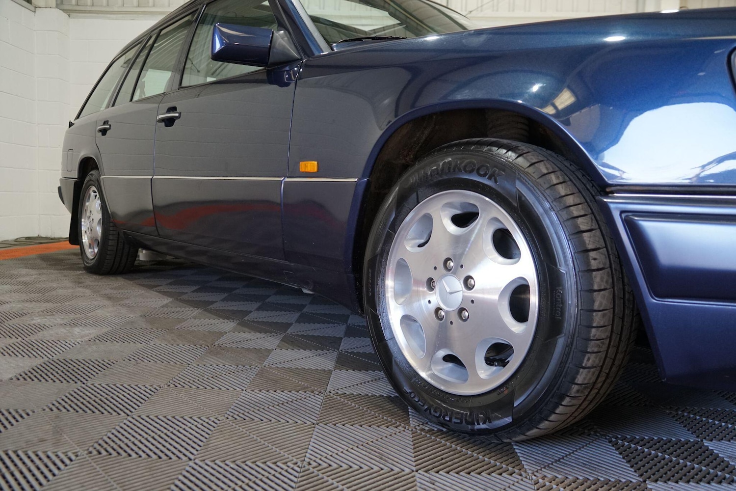 Used Mercedes-Benz E Class 1996 for sale - 77994074: Photo 72