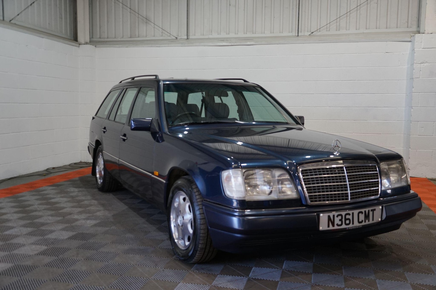 Used Mercedes-Benz E Class 1996 for sale - 77994074: Photo 8