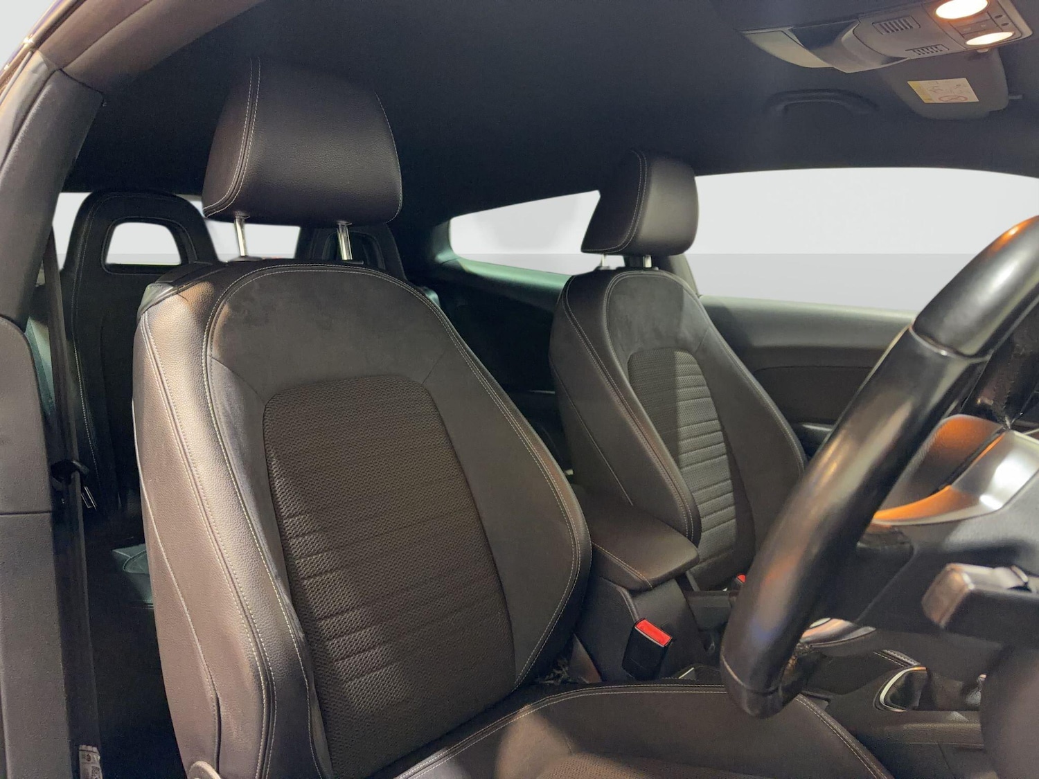 Used Volkswagen Scirocco 2014 for sale - 77469337: Photo 36