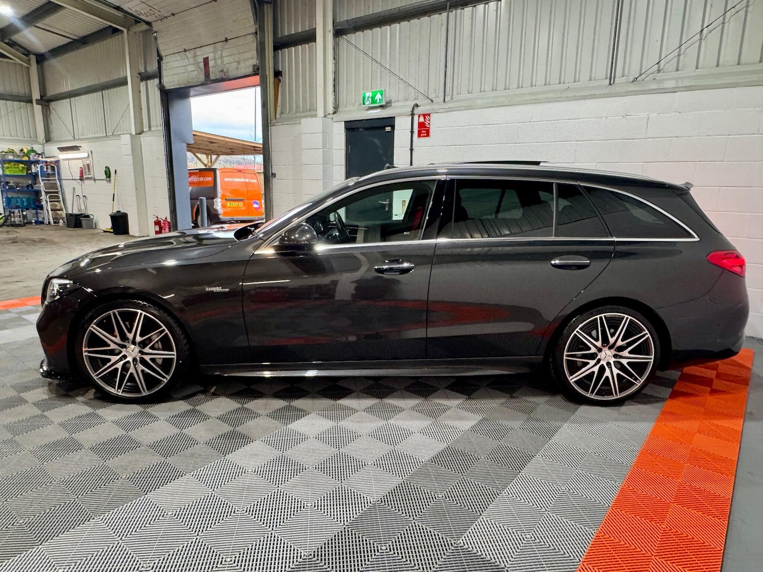 Used Mercedes-Benz C Class 2023 for sale - 76803566: Photo 2