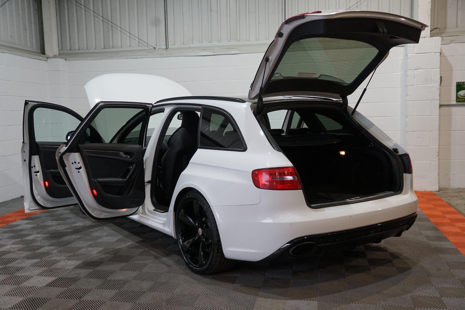 Used Audi RS4 Avant for sale - 78115332: Photo 8