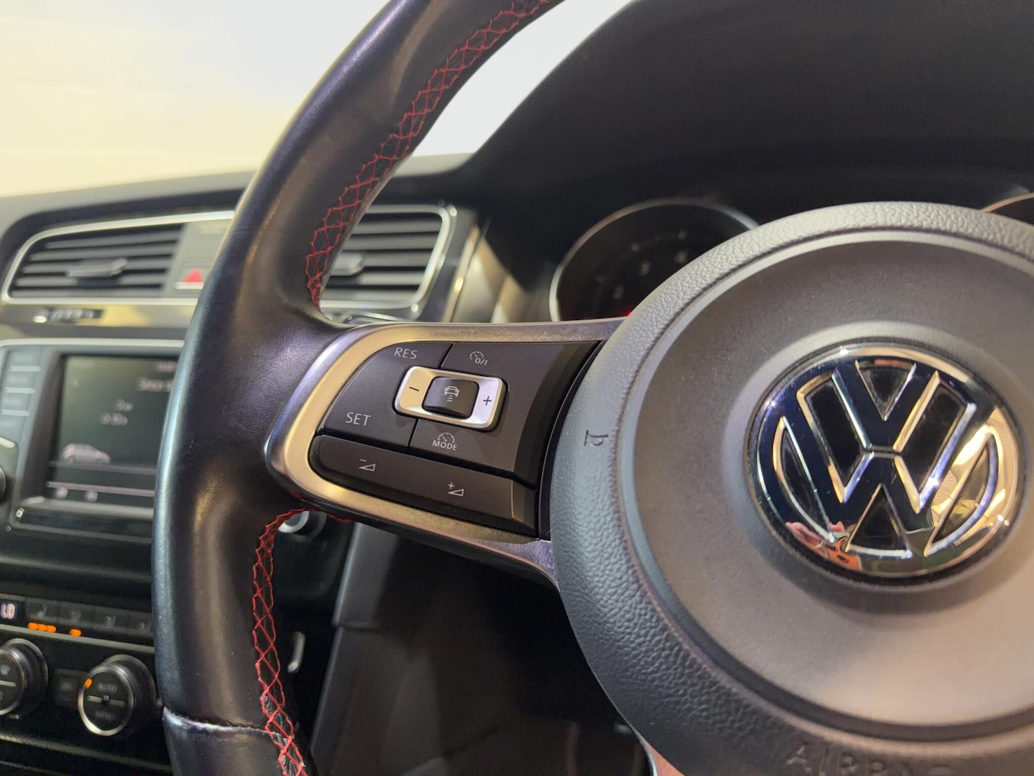 Used Volkswagen Golf 2016 for sale - 77969998: Photo 57