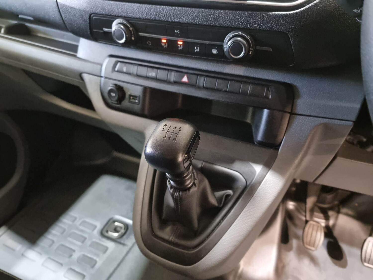 Used Vauxhall Vivaro 2019 for sale - 77468731: Photo 42