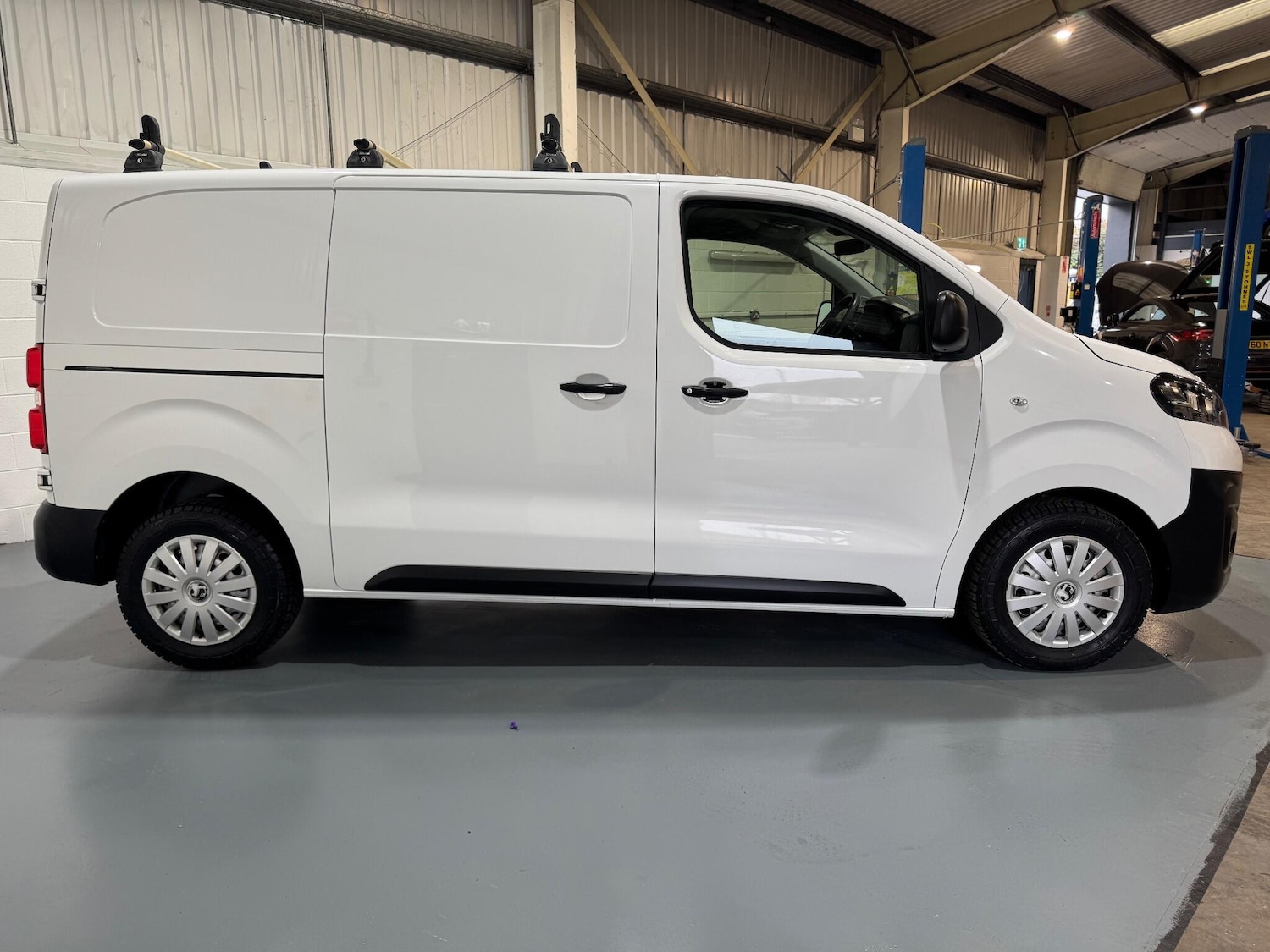Used Vauxhall Vivaro 2021 for sale - 76803567: Photo 2