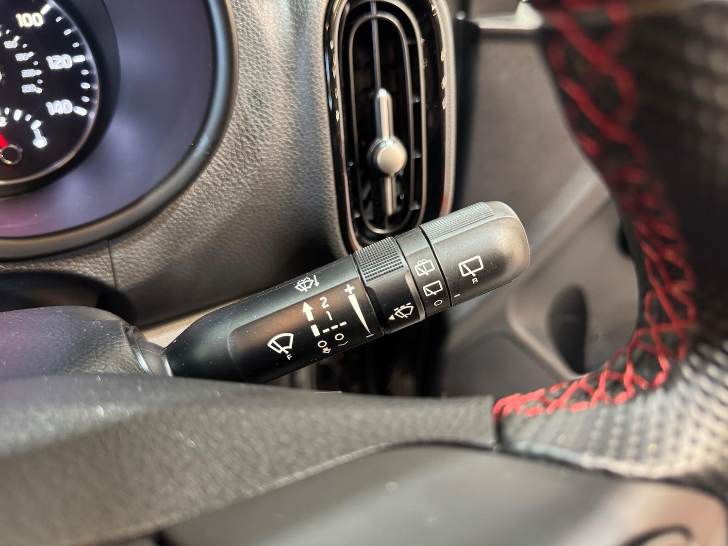 Used Kia Picanto 2023 for sale - 76803557: Photo 31