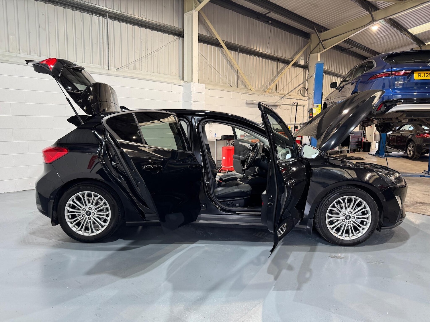 Used Ford Focus 2020 for sale - 76803552: Photo 12