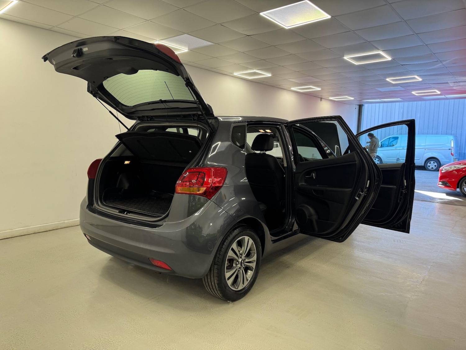 Used Kia Venga 2018 for sale - 76803530: Photo 13