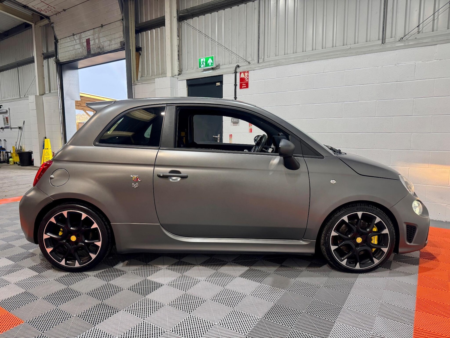 Used Abarth 595 2018 for sale - 76803551: Photo 2