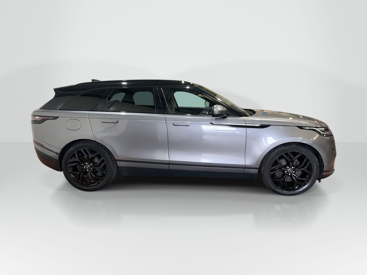 Used Land Rover Range Rover Velar for sale - 77682944: Photo 2