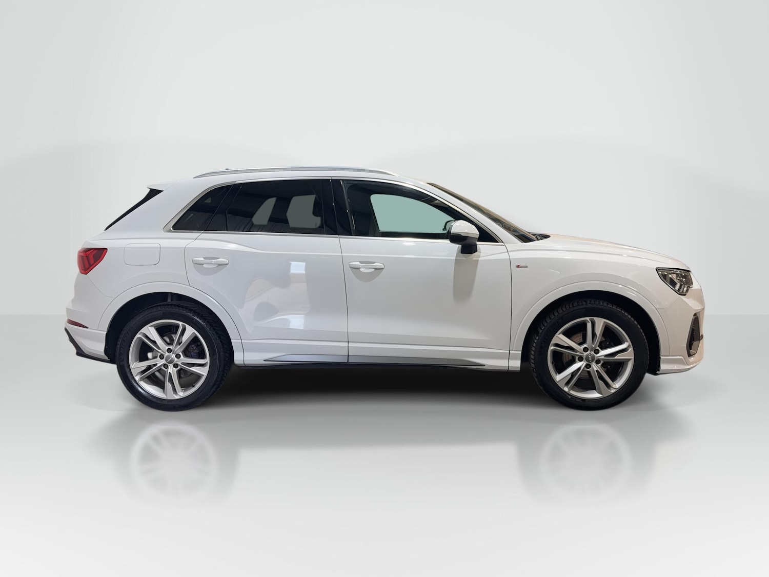 Used Audi Q3 2019 for sale - 77598071: Photo 2