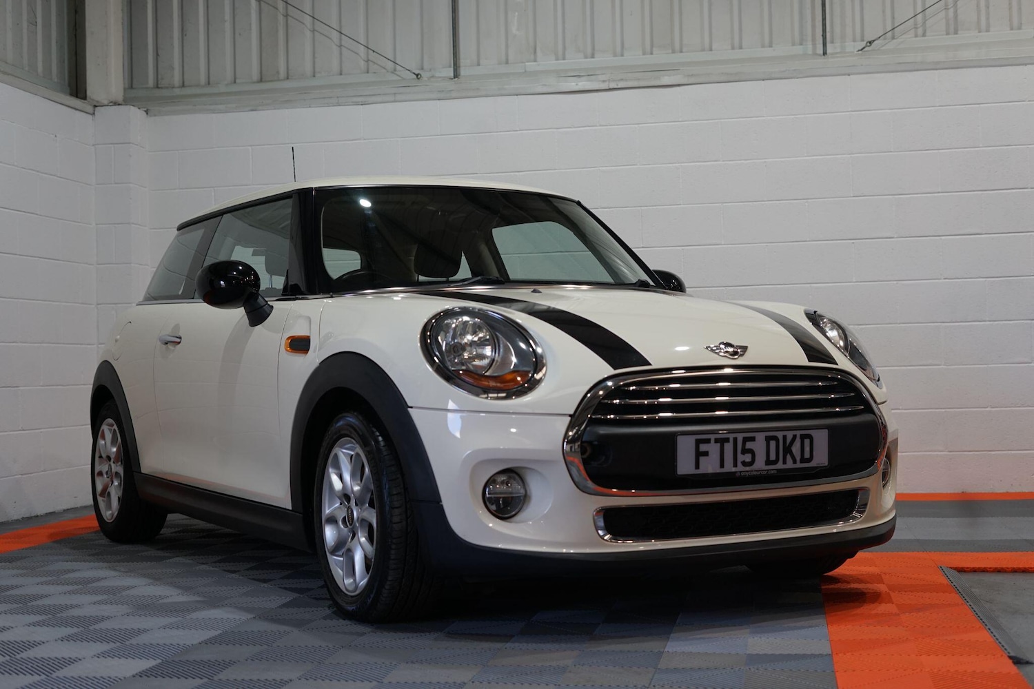 Used MINI Hatch 2015 for sale - 76803549: Photo 1