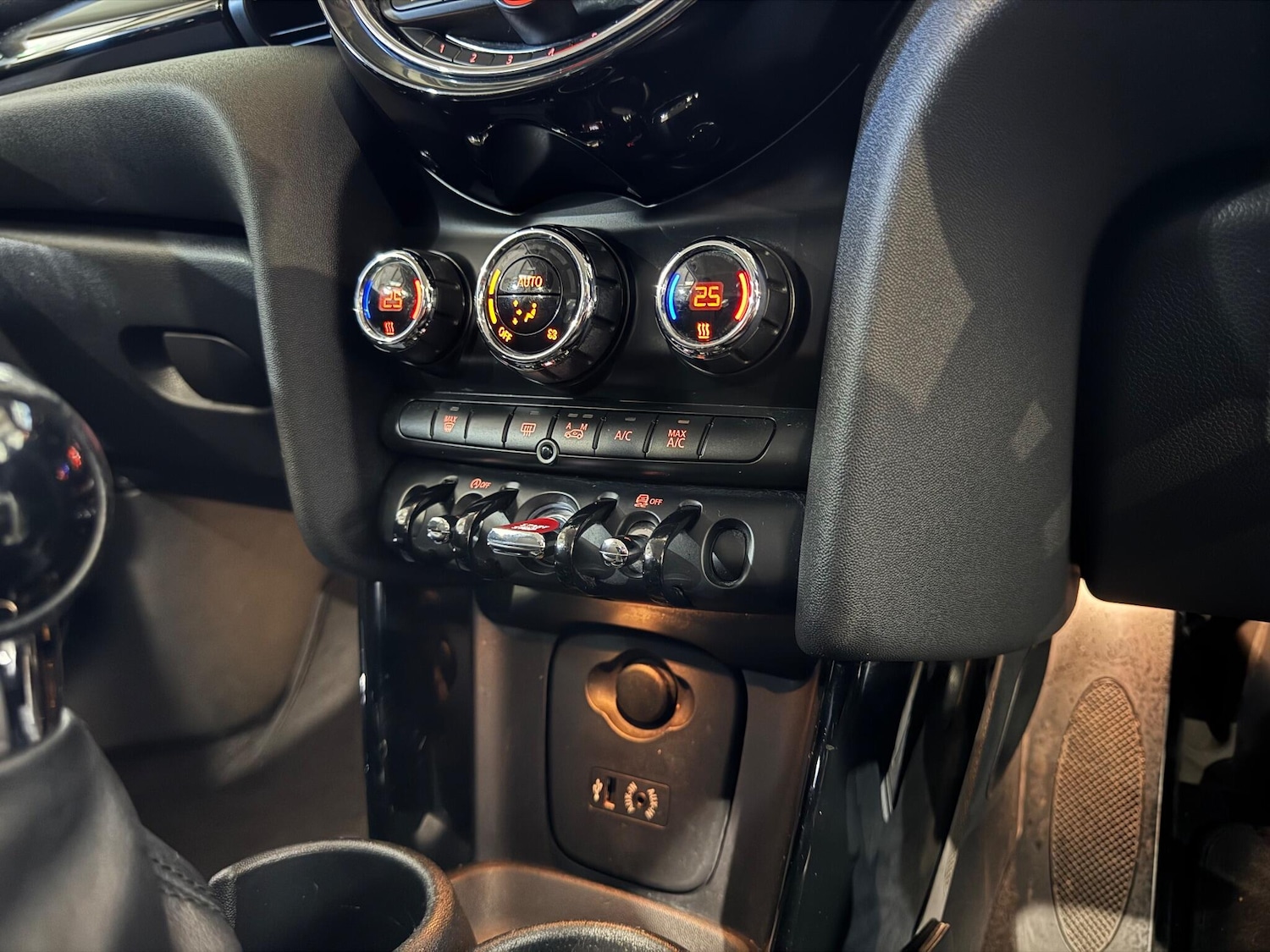 Used MINI Hatch 2015 for sale - 76803549: Photo 22