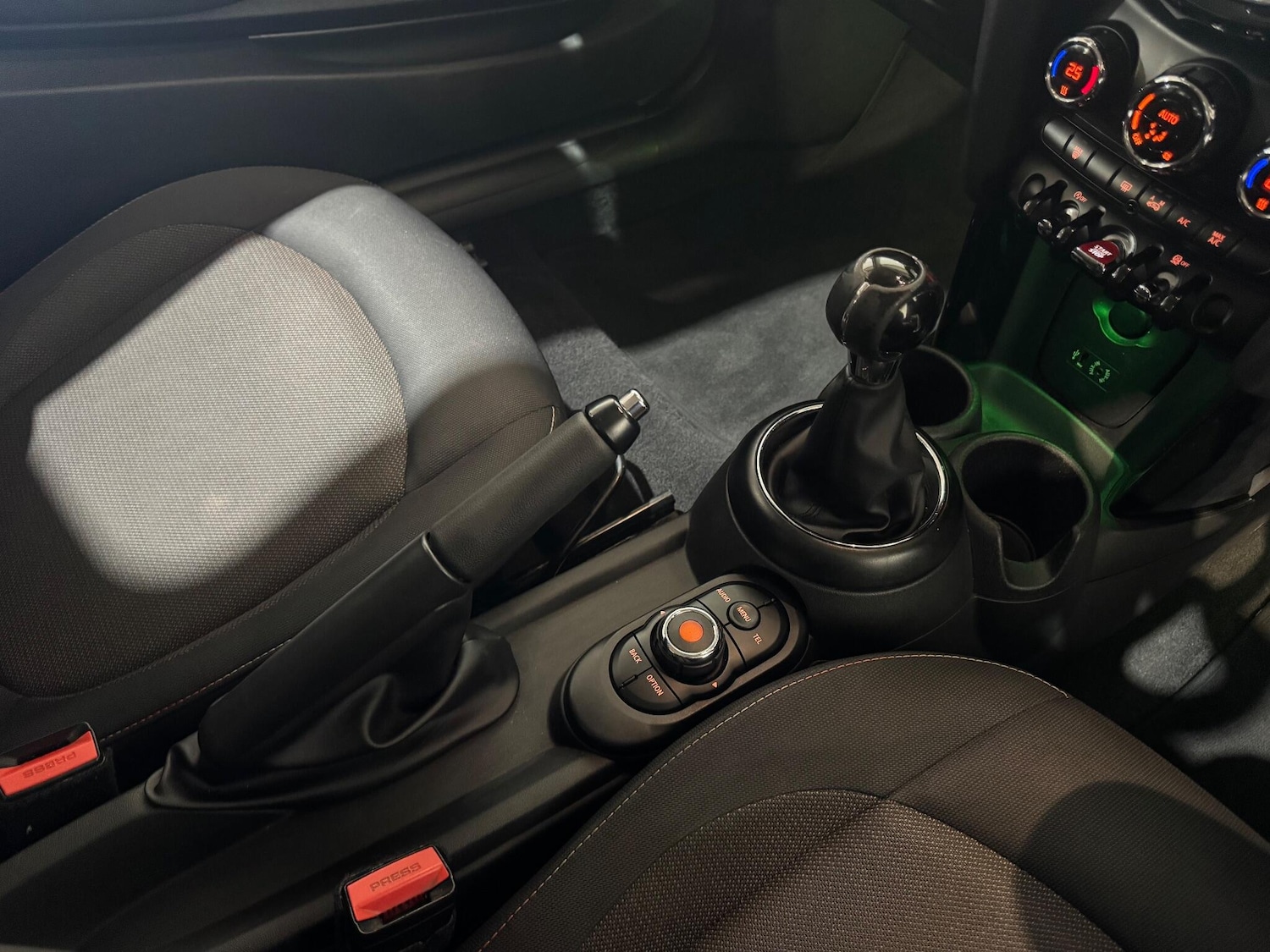 Used MINI Hatch 2015 for sale - 76803549: Photo 25