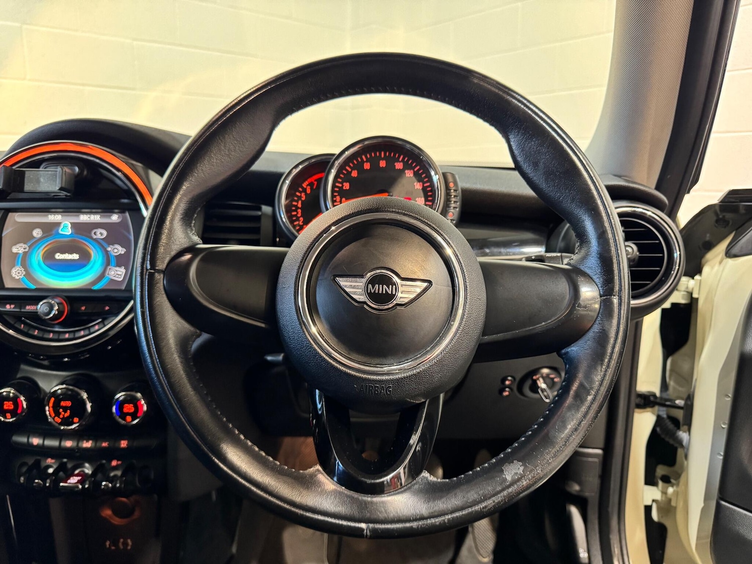 Used MINI Hatch 2015 for sale - 76803549: Photo 41