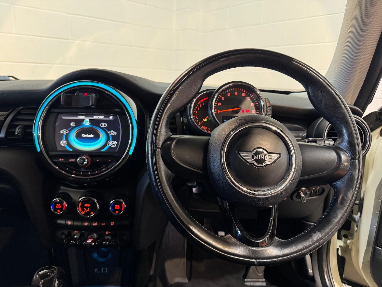 Used MINI Hatch 2015 for sale - 76803549: Photo 42