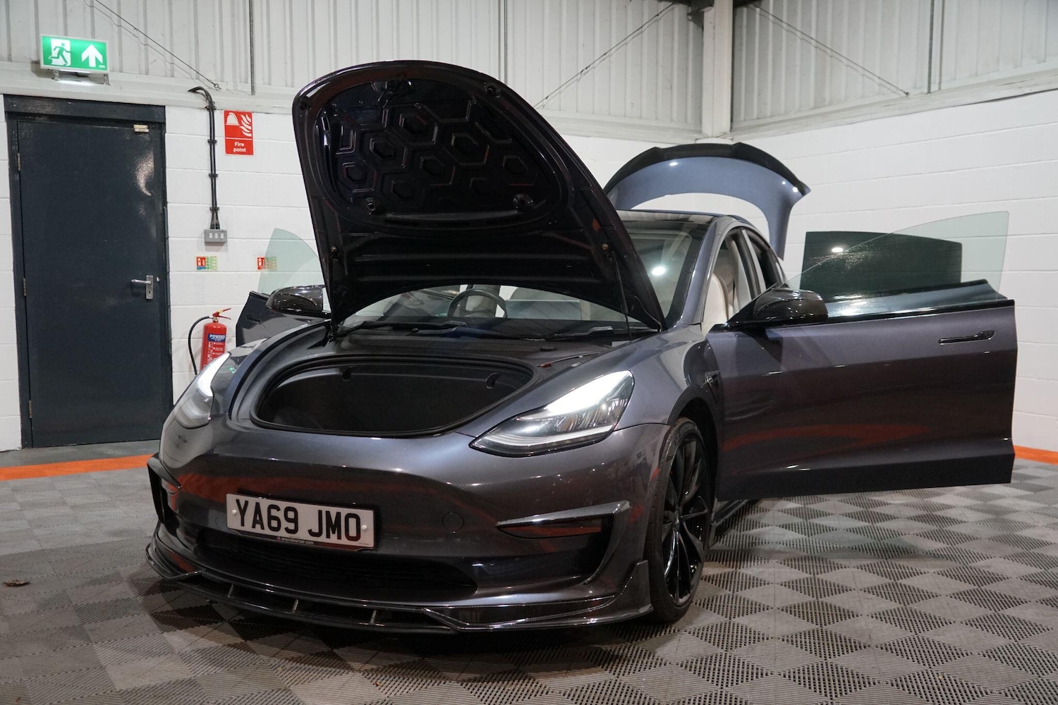 Used Tesla Model 3 2019 for sale - 77190529: Photo 59