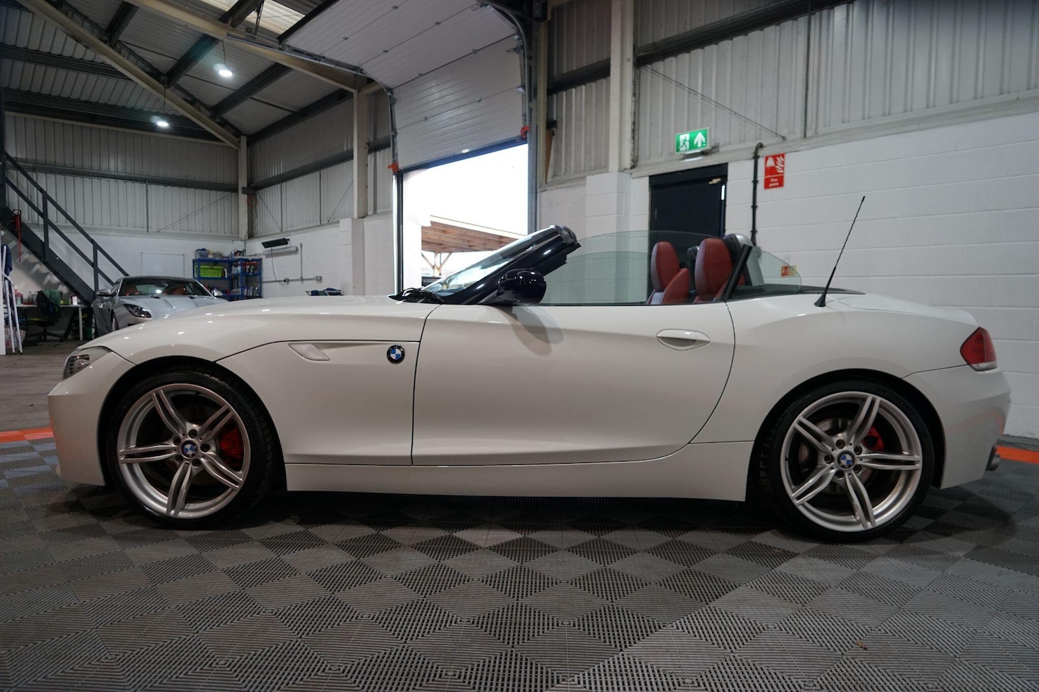 Used BMW Z4 for sale - 77238362: Photo 2