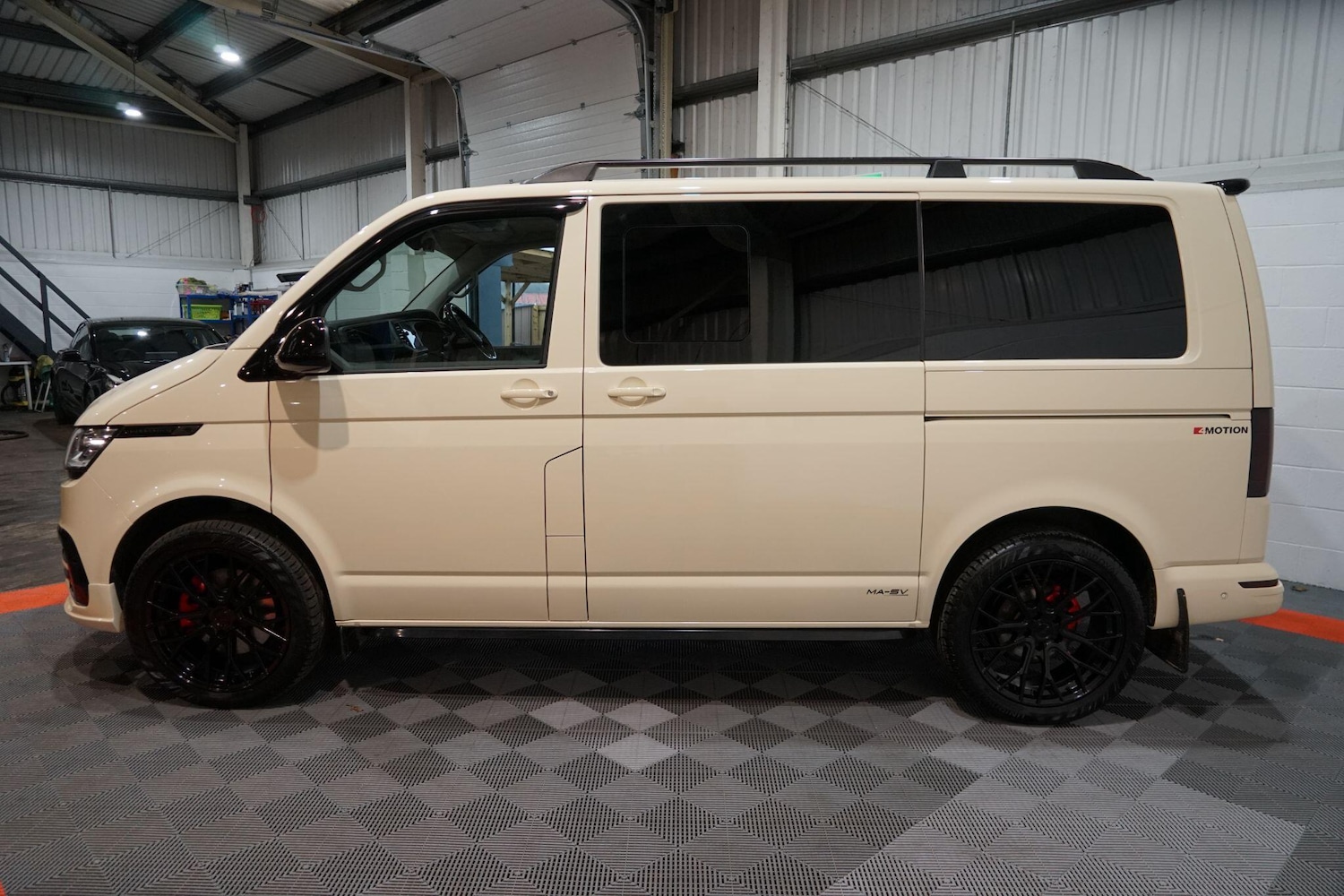 Used Volkswagen Transporter 2024 for sale - 76803540: Photo 3