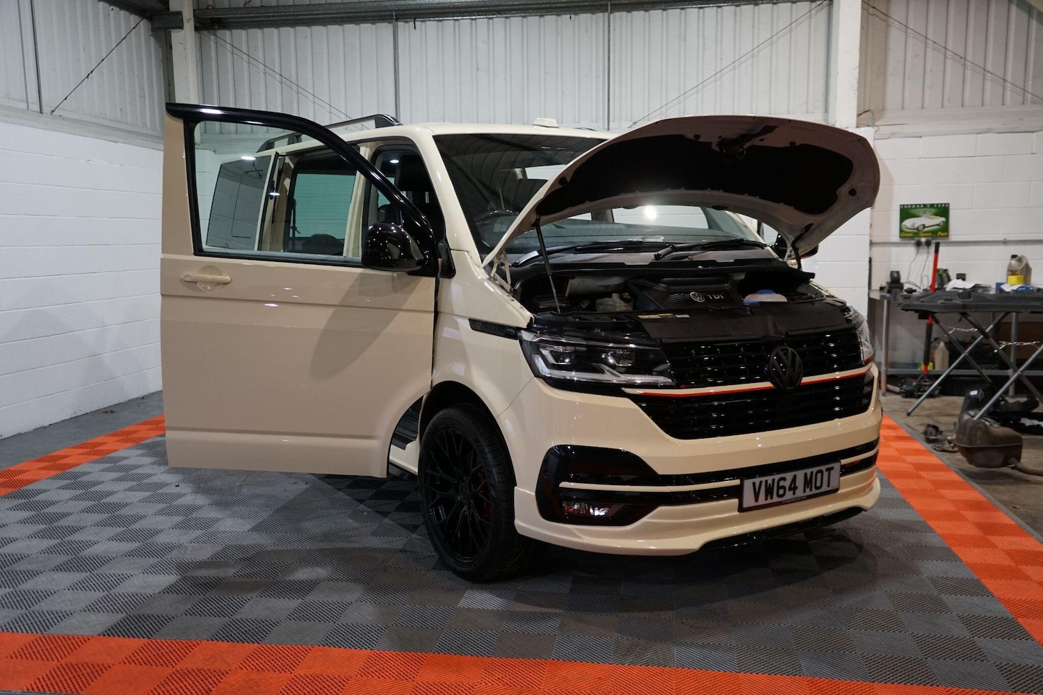 Used Volkswagen Transporter 2024 for sale - 76803540: Photo 50