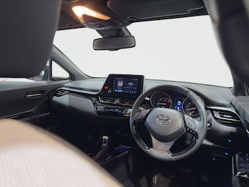 Used Toyota C-HR 2022 for sale - 78292023: Photo