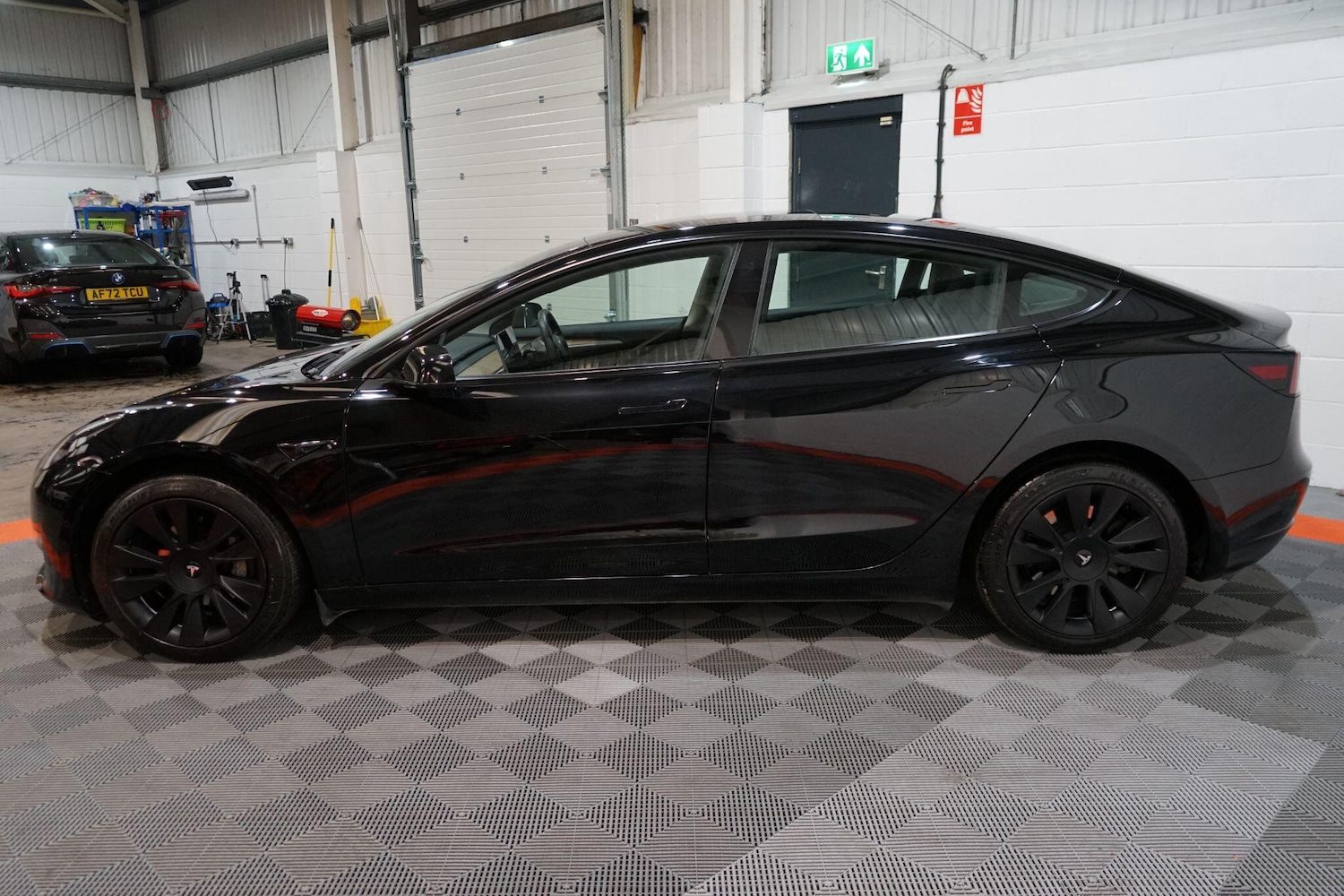 Used Tesla Model 3 2021 for sale - 76800963: Photo 2