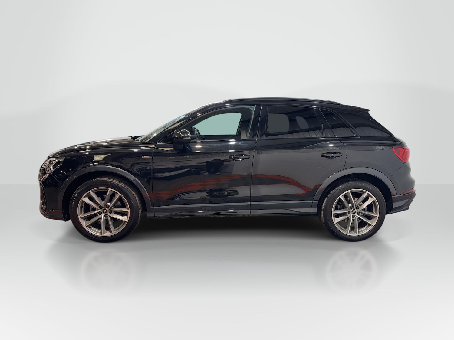 Used Audi Q3 for sale - 77925180: Photo 2