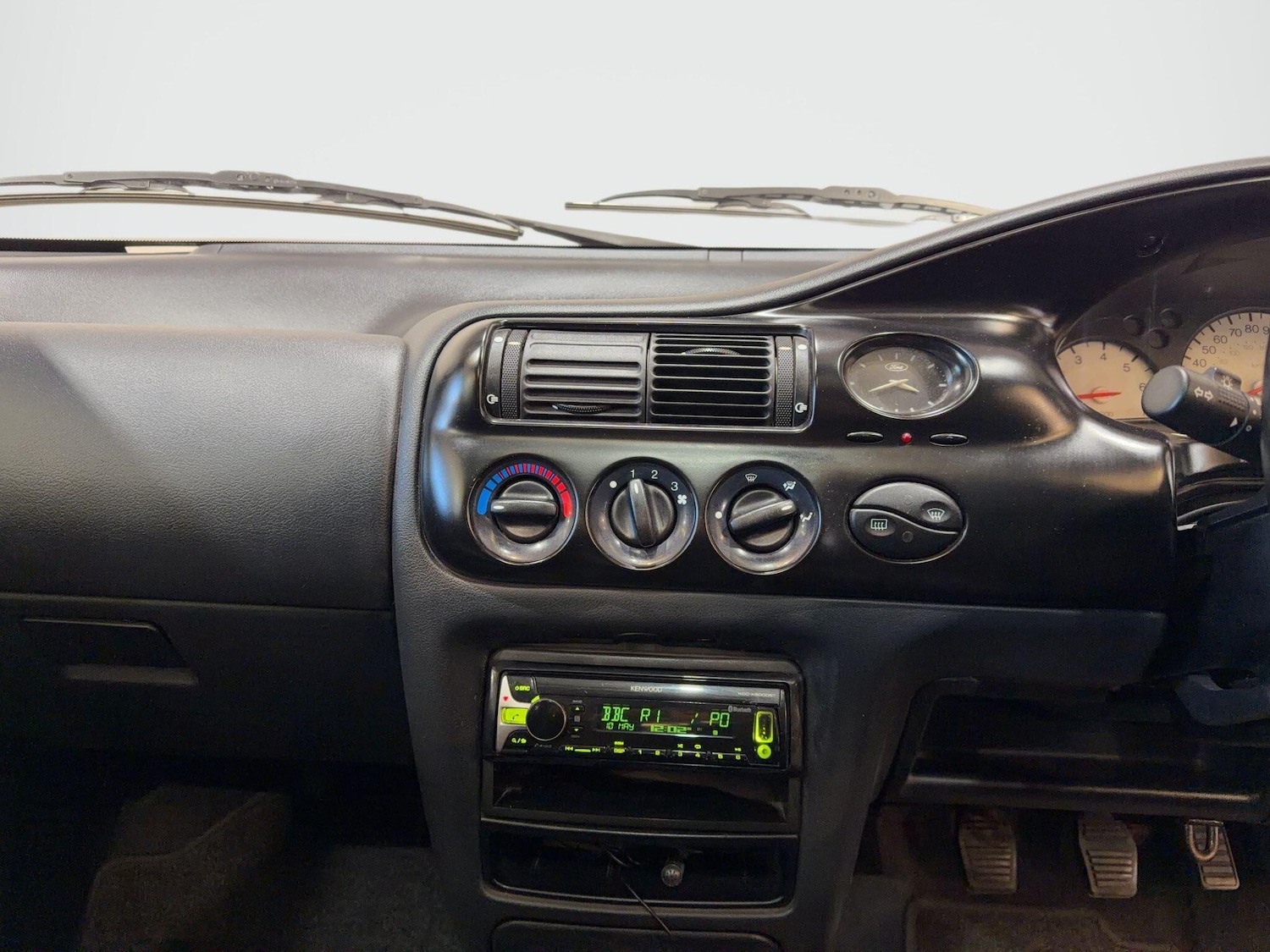 Used Ford Escort 1995 for sale - 77970297: Photo 32