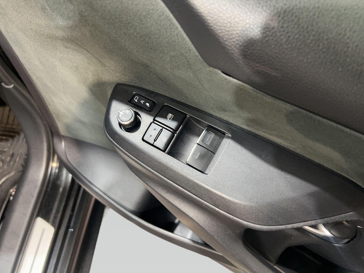 Used Toyota Yaris 2021 for sale - 78100527: Photo 38