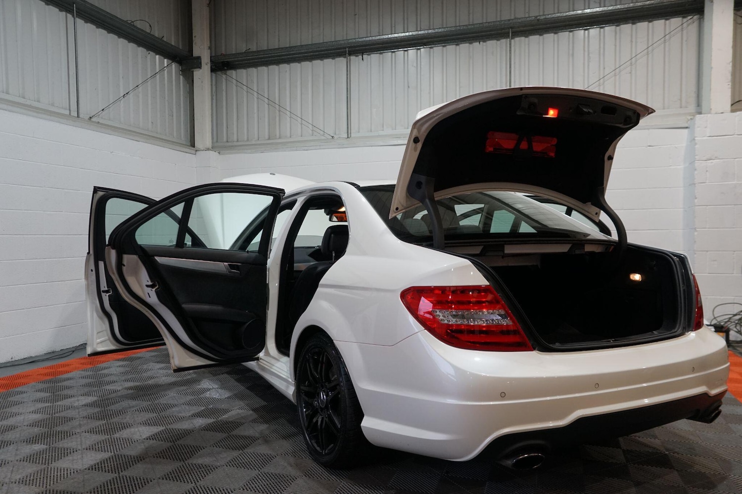 Used Mercedes-Benz C Class 2013 for sale - 77612468: Photo 17