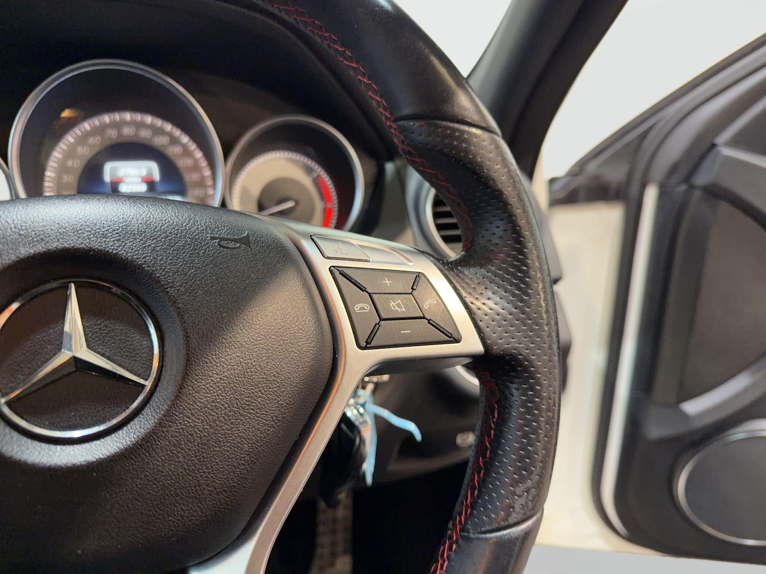 Used Mercedes-Benz C Class 2013 for sale - 77612468: Photo 37