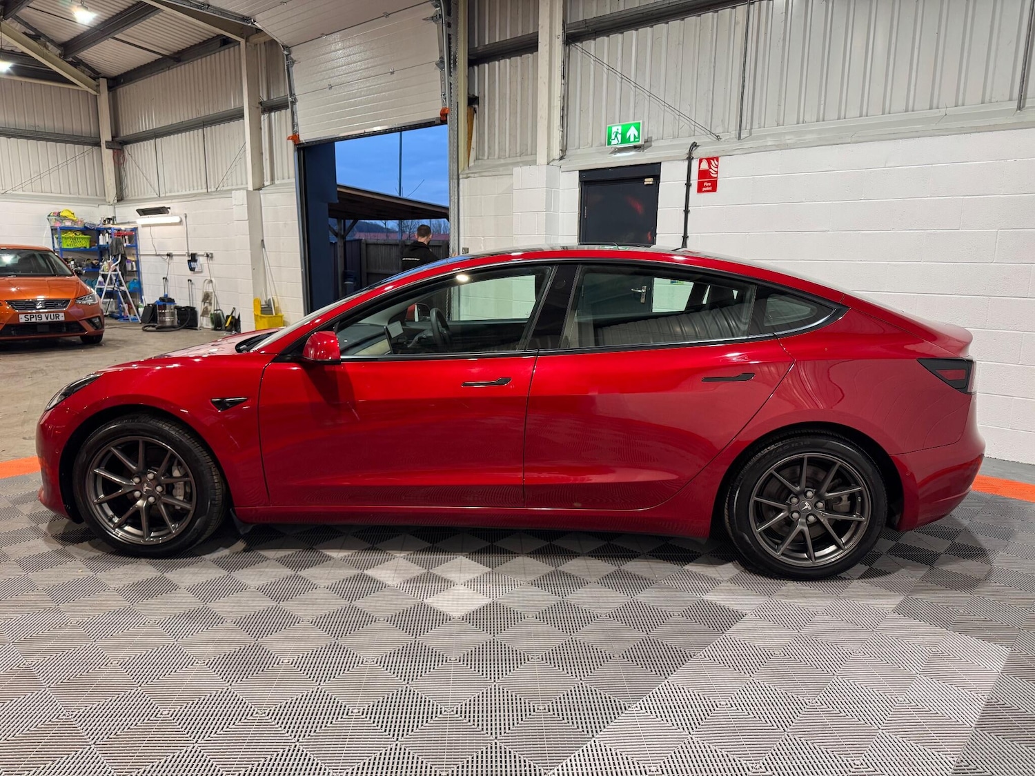 Used Tesla Model 3 2021 for sale - 76802283: Photo 2