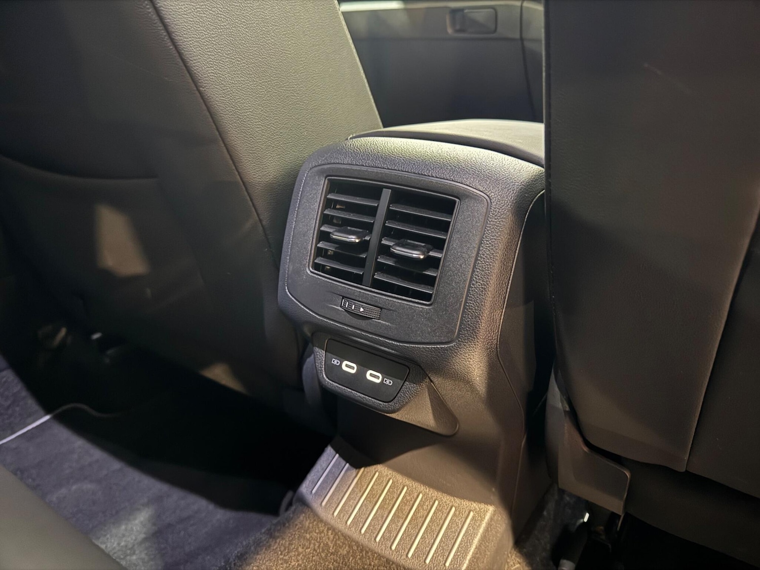 Used Volkswagen T-Roc 2022 for sale - 76803563: Photo 24