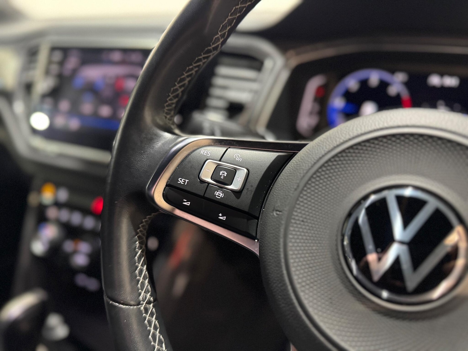 Used Volkswagen T-Roc 2022 for sale - 76803563: Photo 26