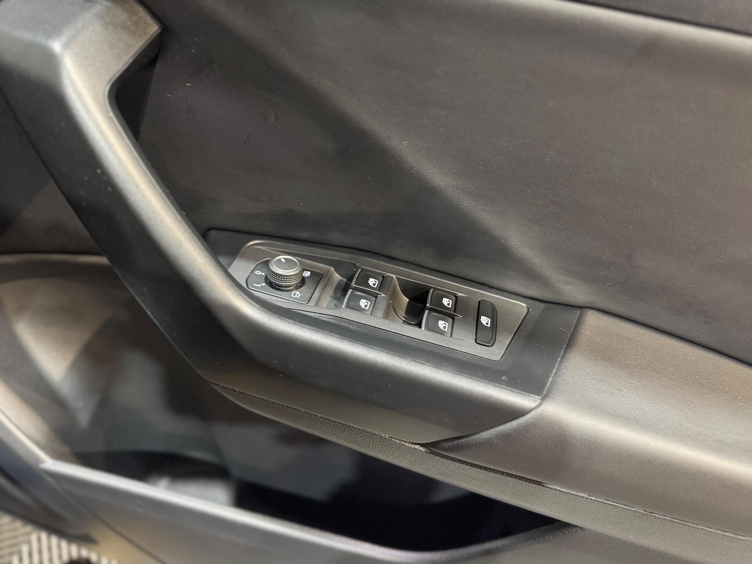 Used Volkswagen T-Roc 2022 for sale - 76803563: Photo 30