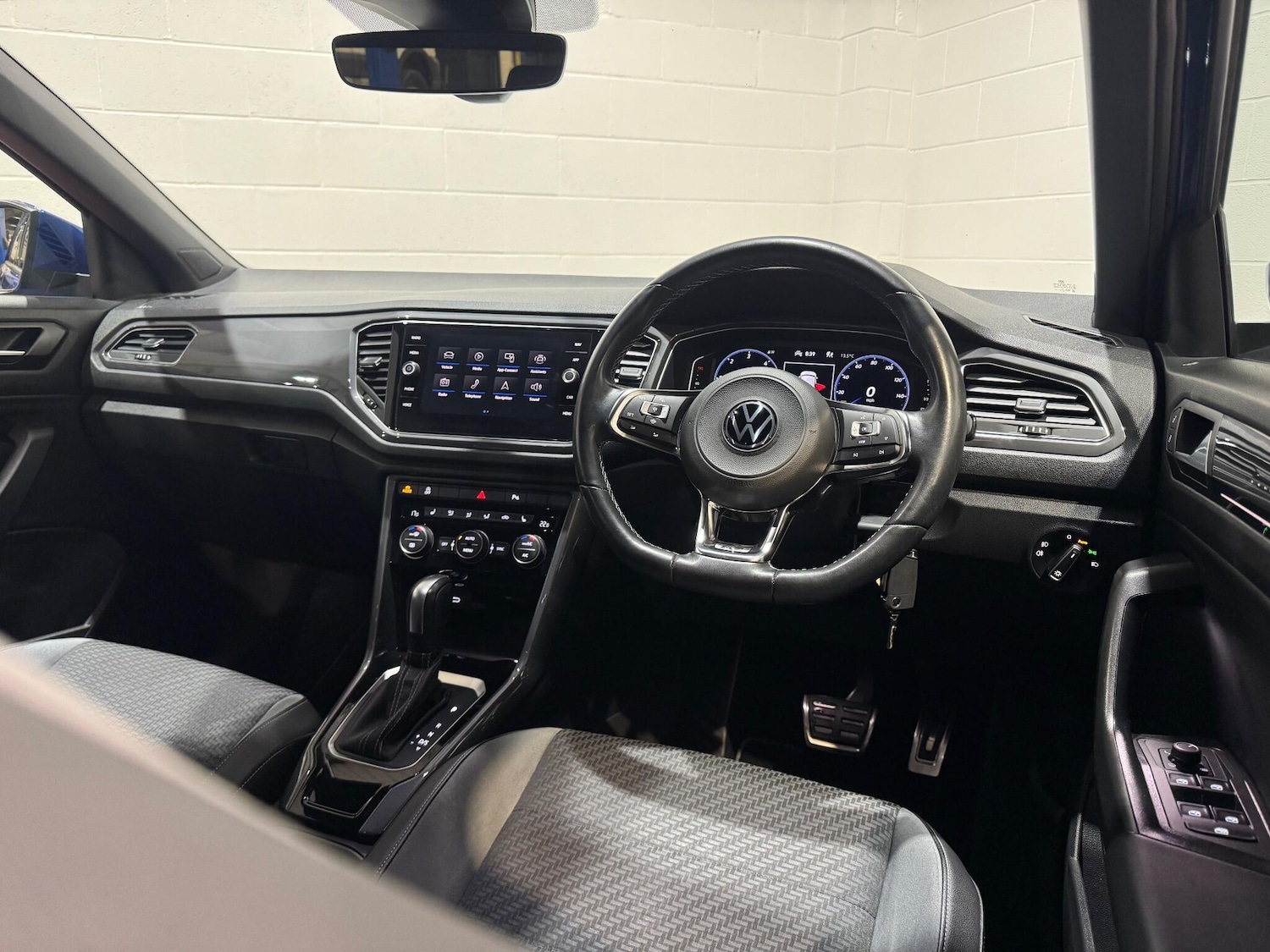 Used Volkswagen T-Roc 2022 for sale - 76803563: Photo 6