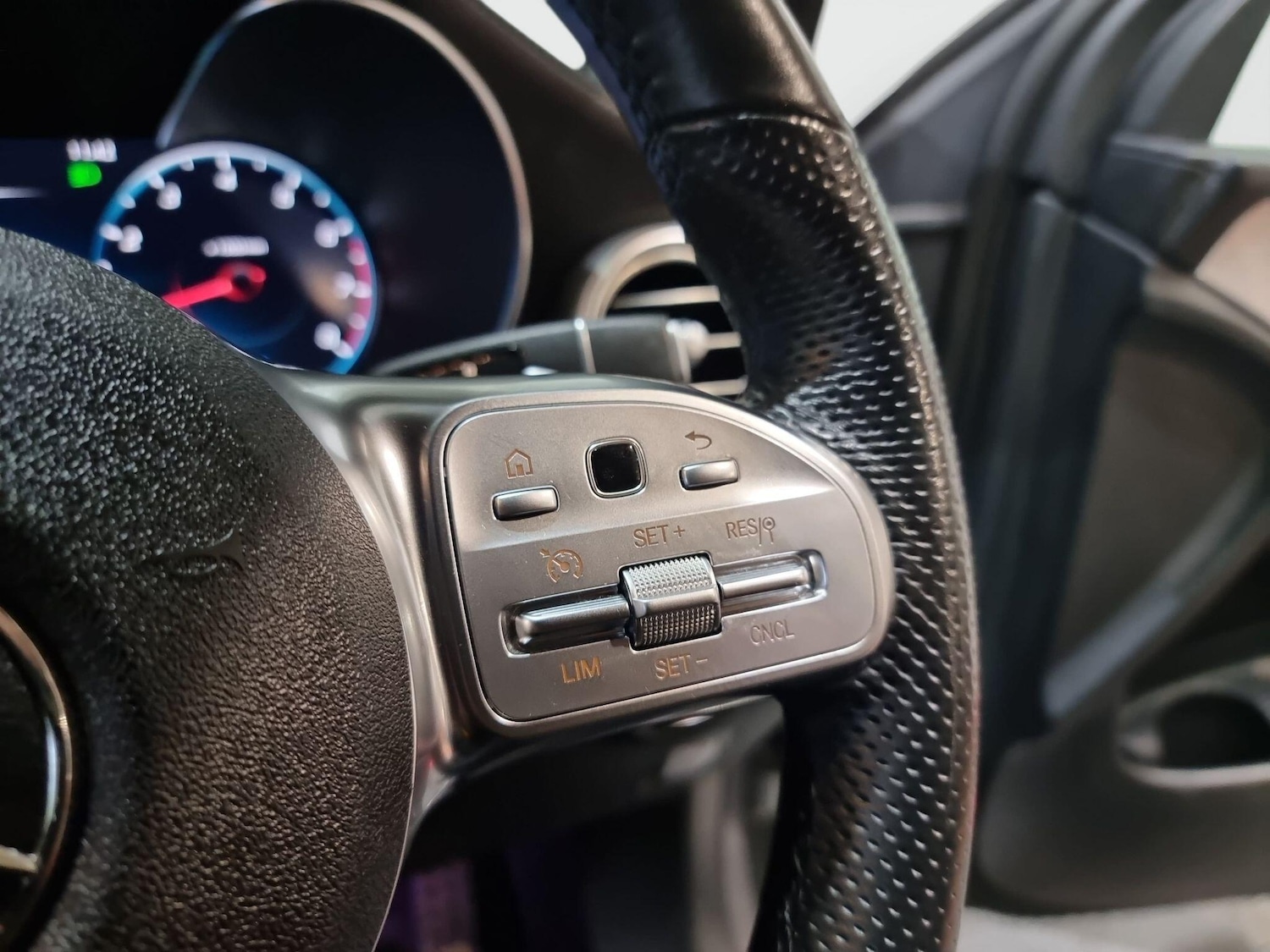 Used Mercedes-Benz GLC 2021 for sale - 77412313: Photo 35