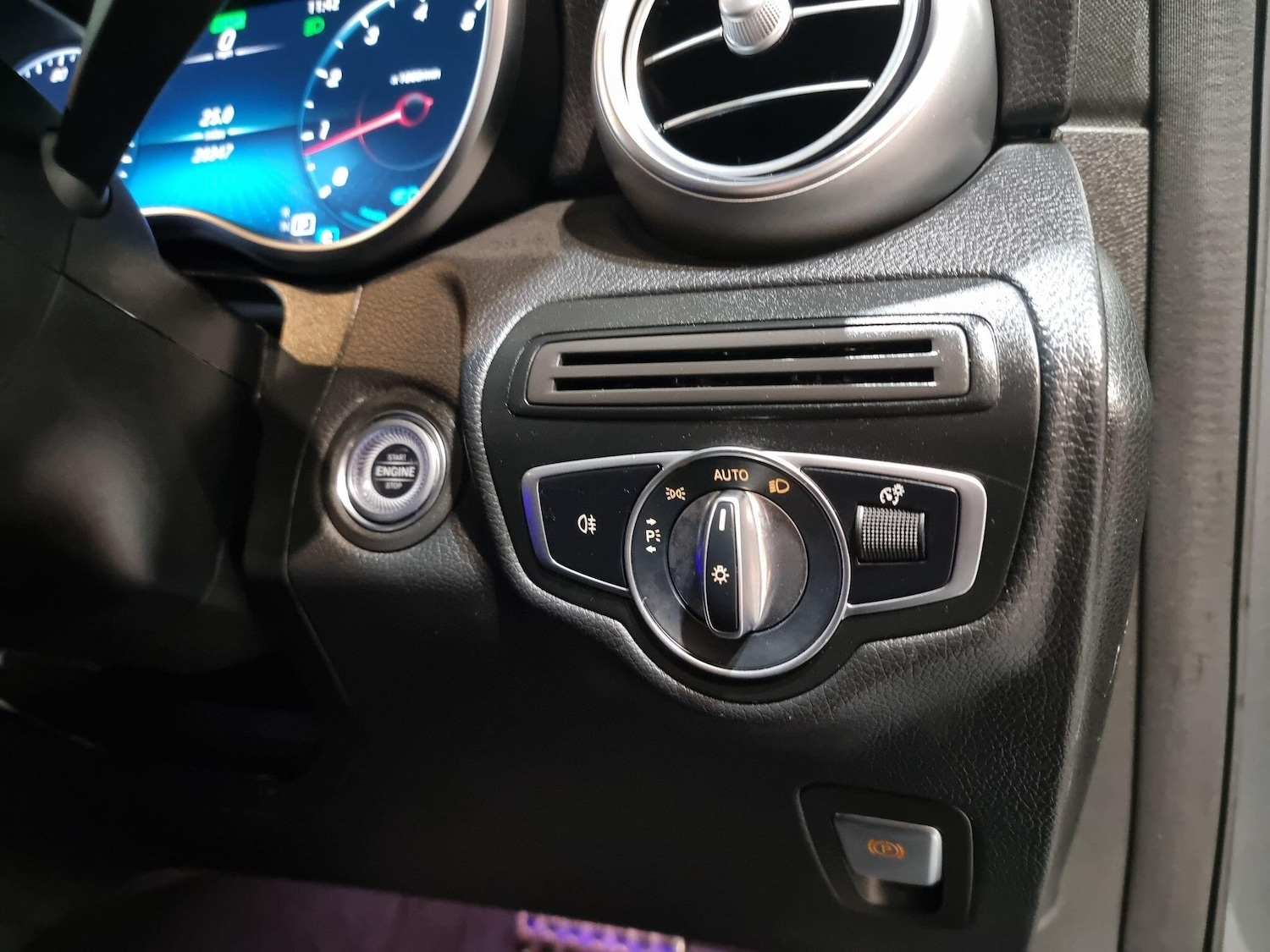 Used Mercedes-Benz GLC 2021 for sale - 77412313: Photo 38