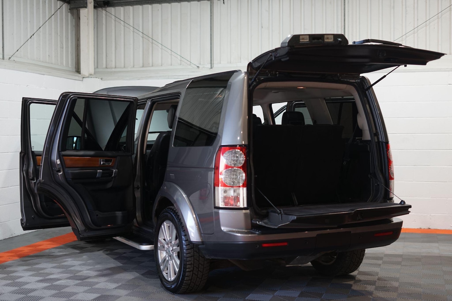 Used Land Rover Discovery 2011 for sale - 76803571: Photo 16