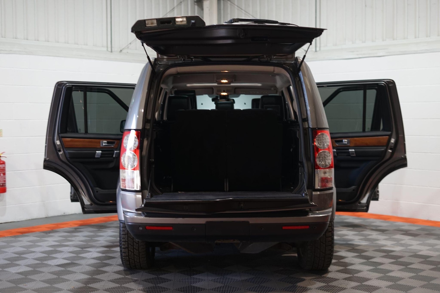 Used Land Rover Discovery 2011 for sale - 76803571: Photo 18