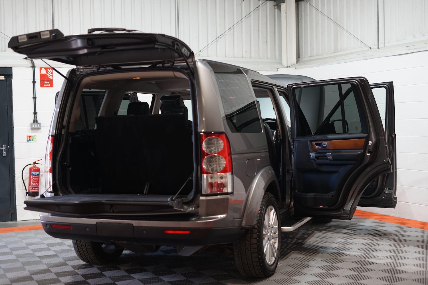 Used Land Rover Discovery 2011 for sale - 76803571: Photo 19