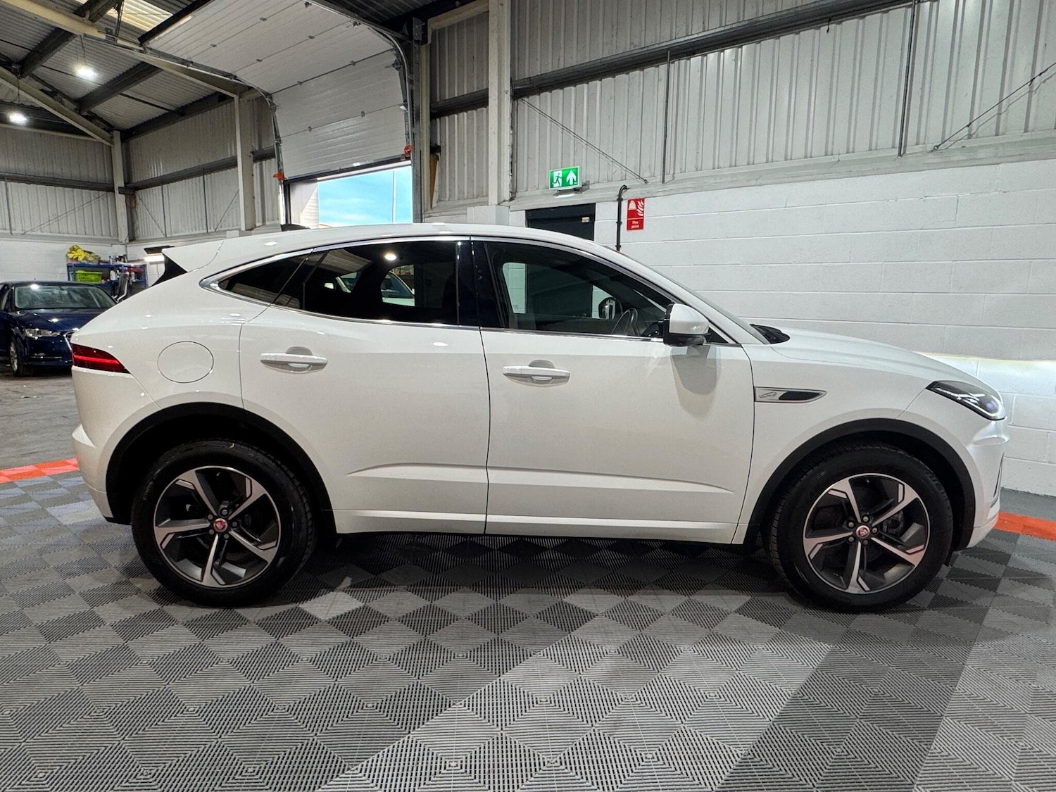 Used Jaguar E-Pace 2021 for sale - 76975431: Photo 2