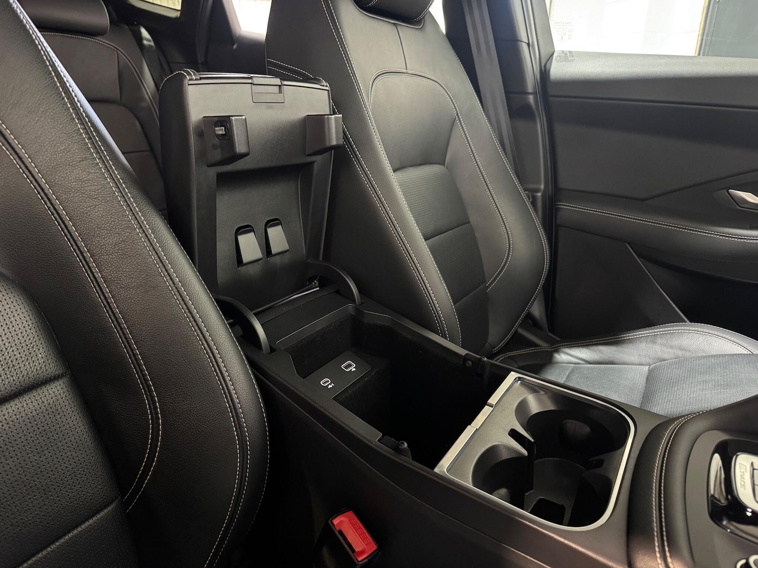 Used Jaguar E-Pace 2021 for sale - 76975431: Photo 25