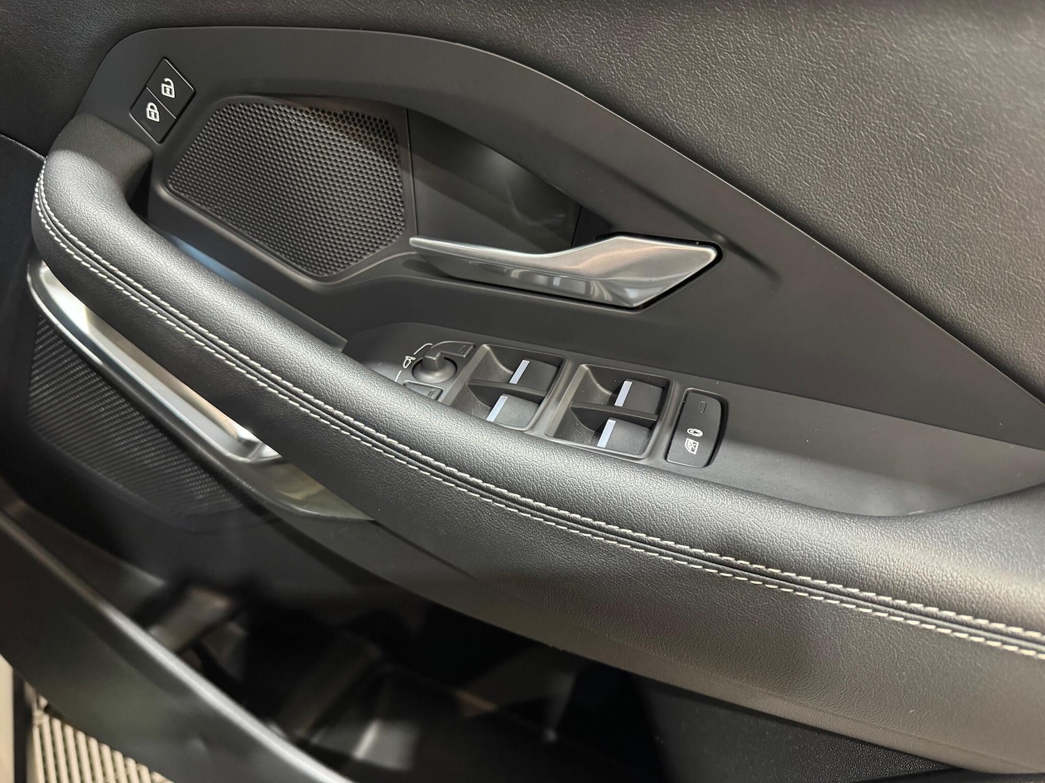 Used Jaguar E-Pace 2021 for sale - 76975431: Photo 32