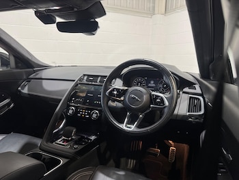 Used Jaguar E-Pace 2021 for sale - 76975431: Photo