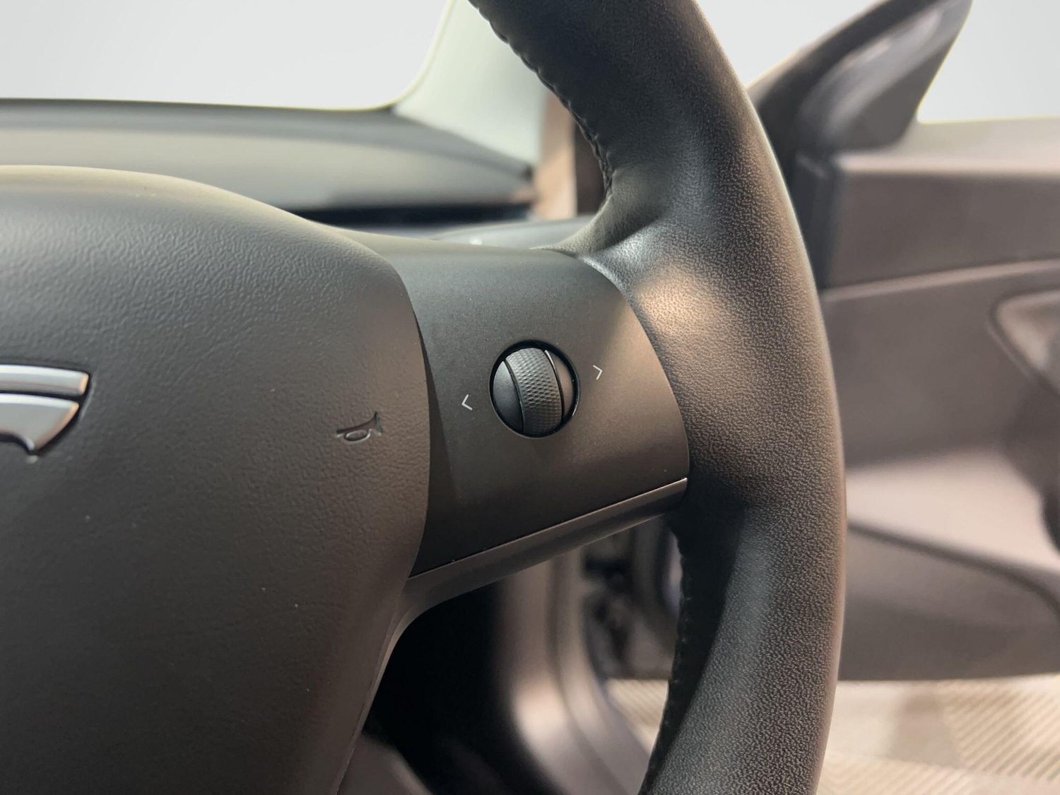 Used Tesla Model 3 2020 for sale - 77722903: Photo 26