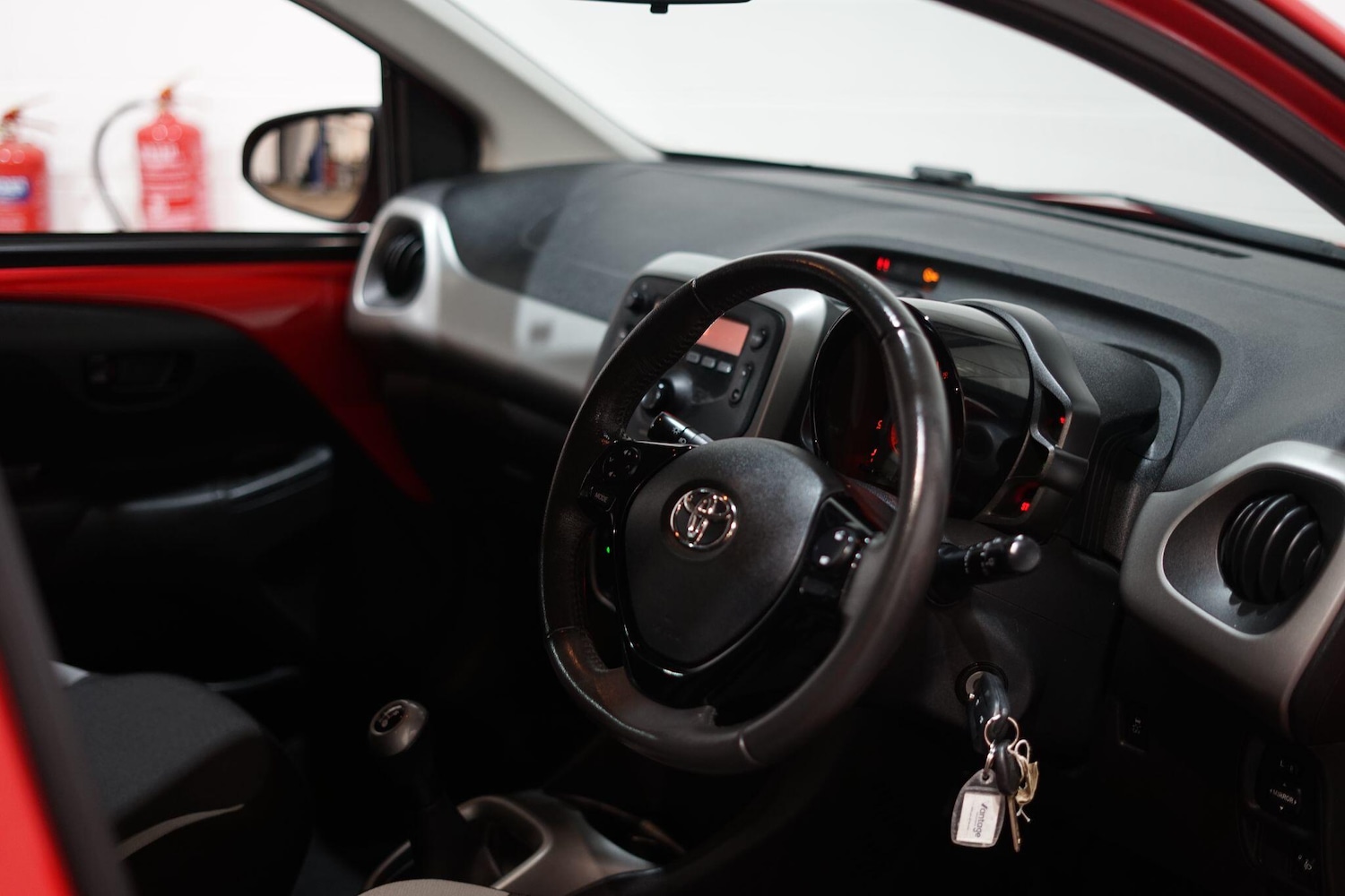 Used Toyota AYGO 2015 for sale - 76803543: Photo 19