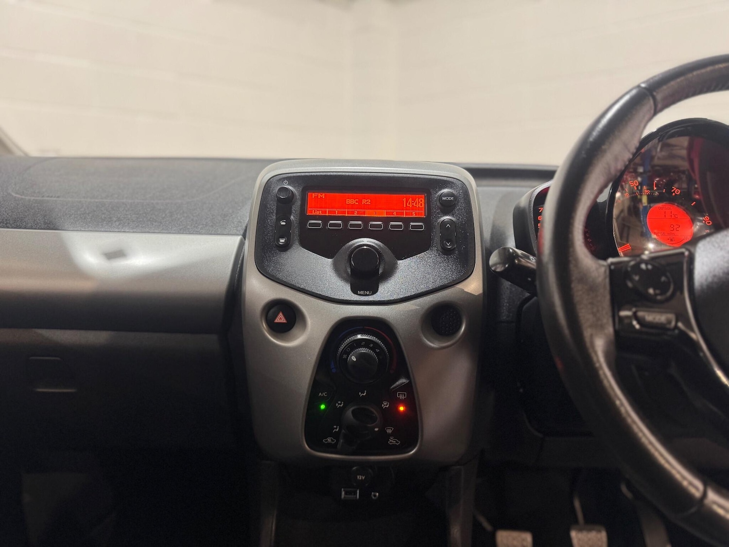 Used Toyota AYGO 2015 for sale - 76803543: Photo 22