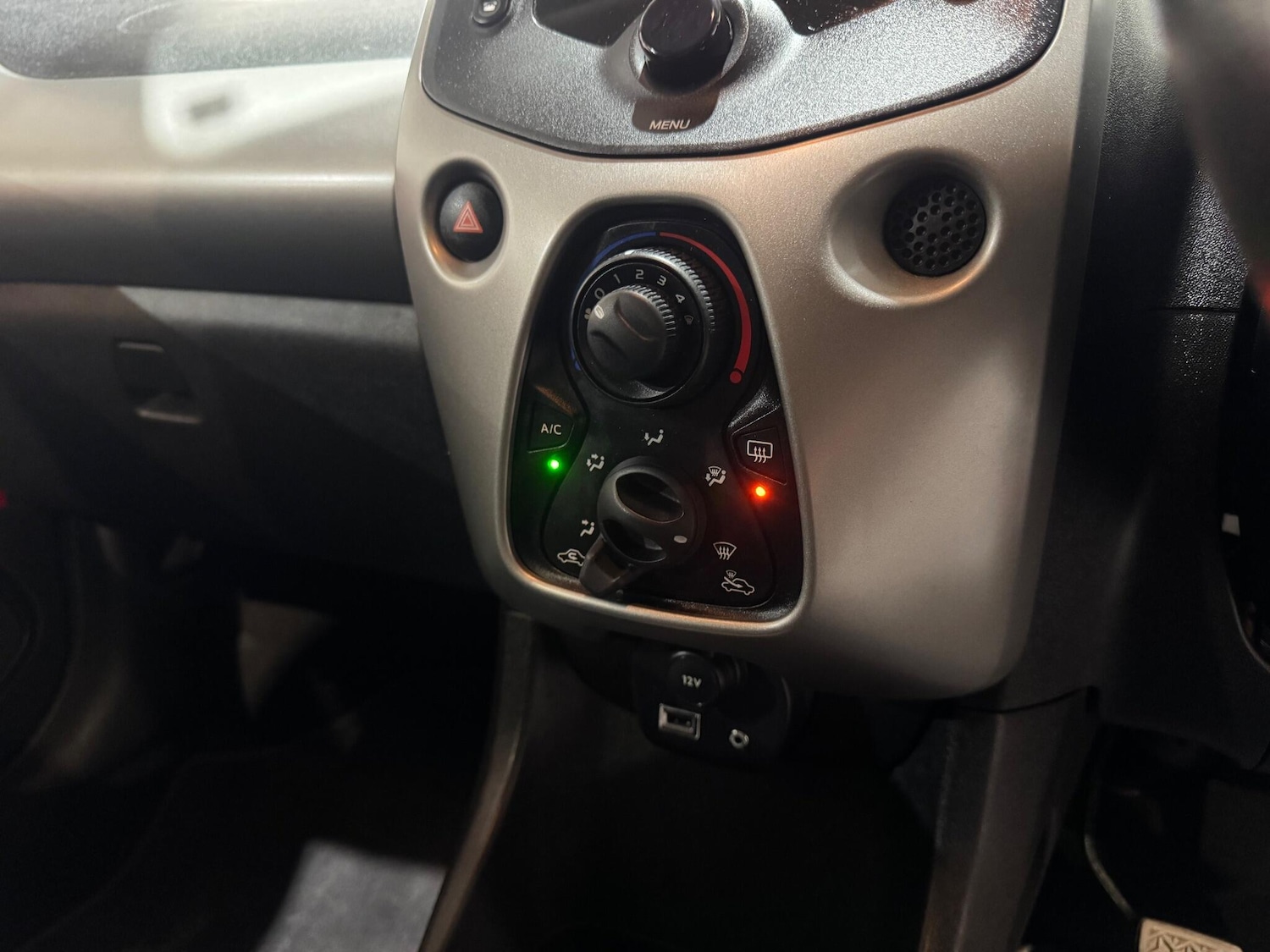 Used Toyota AYGO 2015 for sale - 76803543: Photo 25