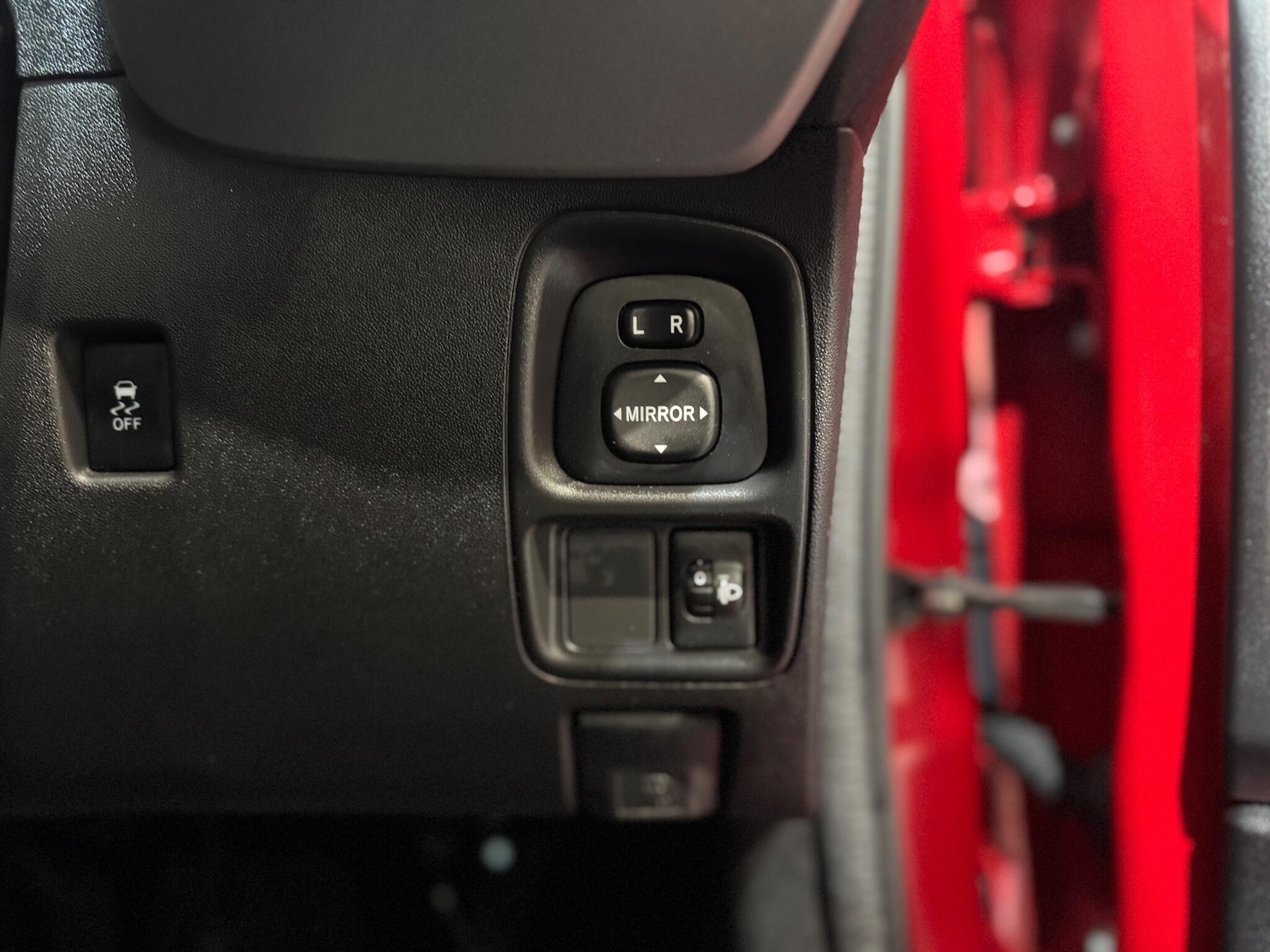 Used Toyota AYGO 2015 for sale - 76803543: Photo 26