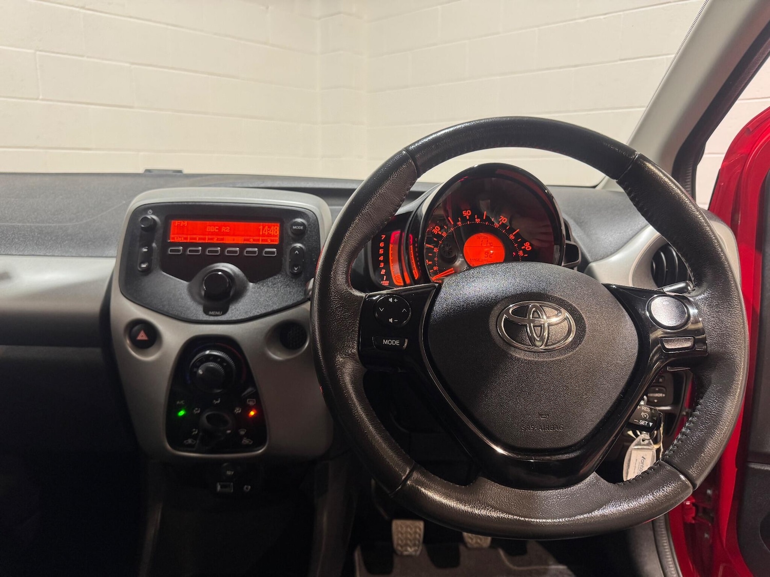 Used Toyota AYGO 2015 for sale - 76803543: Photo 38